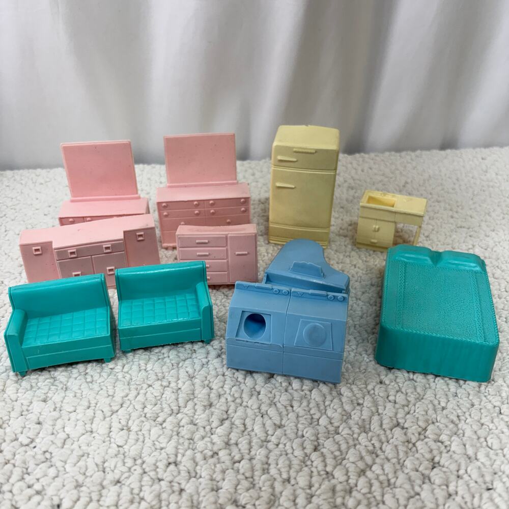 Vintage Lot of Superior Dollhouse Furniture Pastel Plastic 11 Pieces Household